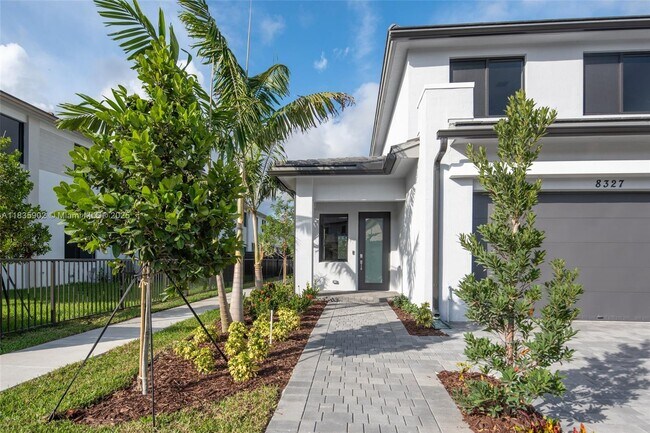 Building Photo - 8327 SW 121st Ter
