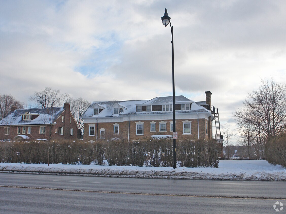 Foto del edificio - 1050 Lake Ave