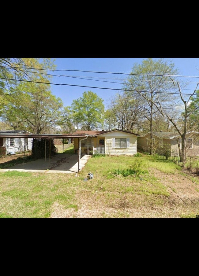 Building Photo - 204 Leachman Ave