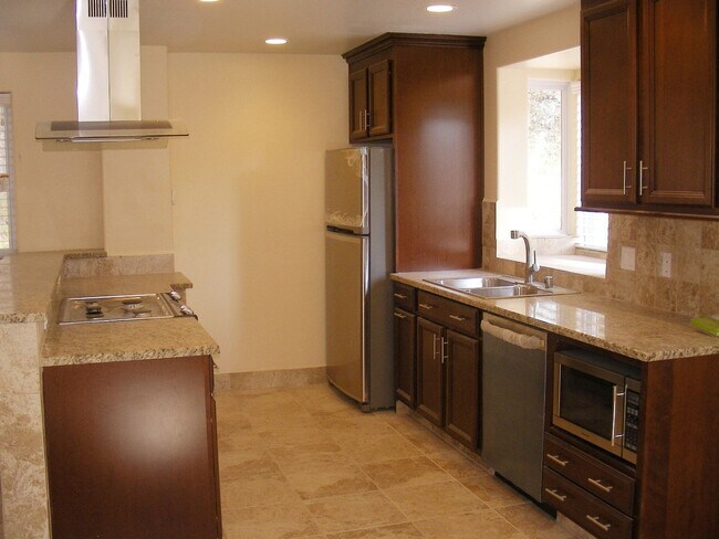 Foto del edificio - 20980 Laguna Canyon Rd