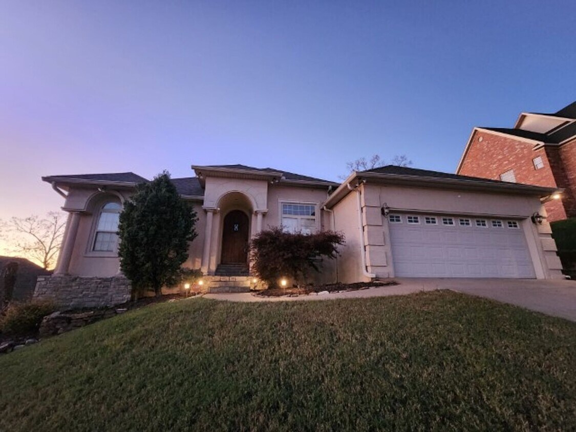 Foto principal - 128 Beaver Creek Ln