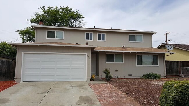 Building Photo - 137 Washington Dr