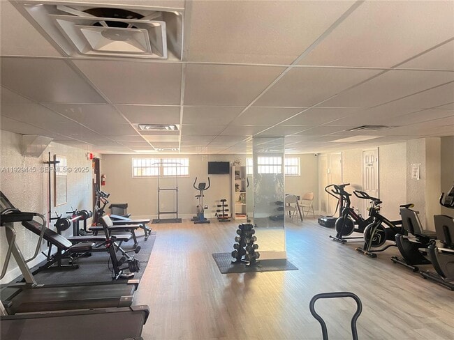 Foto del edificio - 1855 W 60th St