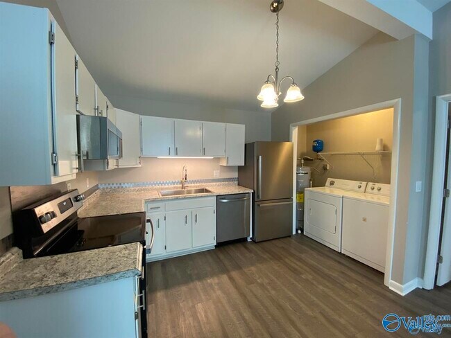 Building Photo - 3702 Squaw Valley Dr SW
