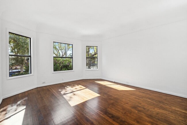 Building Photo - 1033 Central Ave