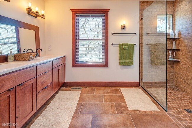 Foto del edificio - 4 br, 3.5 bath House - 351 Beaverdam Loop ...