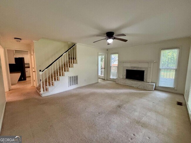 Foto del edificio - 4160 Creekwood Dr