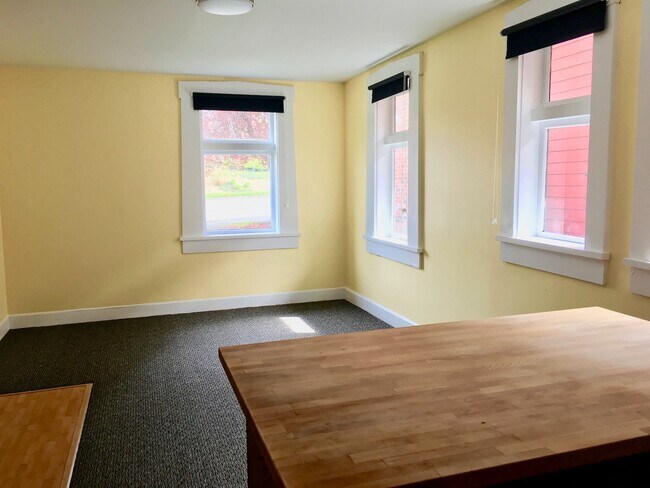 Foto del edificio - 1120 Finnegan Way, Unit 1