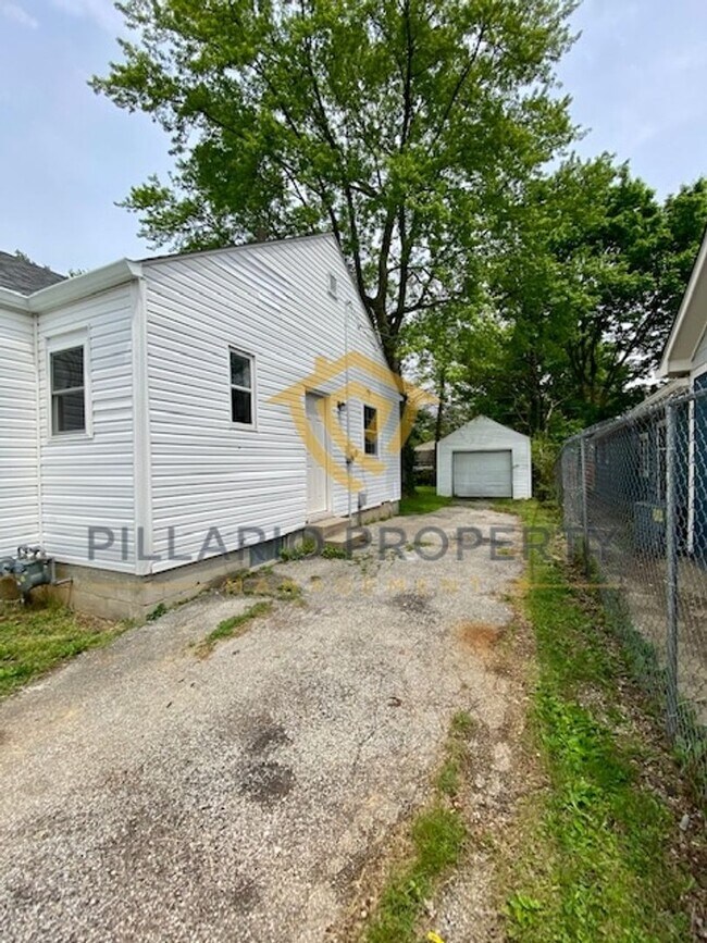 Foto del edificio - Charming and Updated 2 Bedroom/1 Bathroom ...