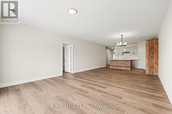 Building Photo - 440 Falcon Ln