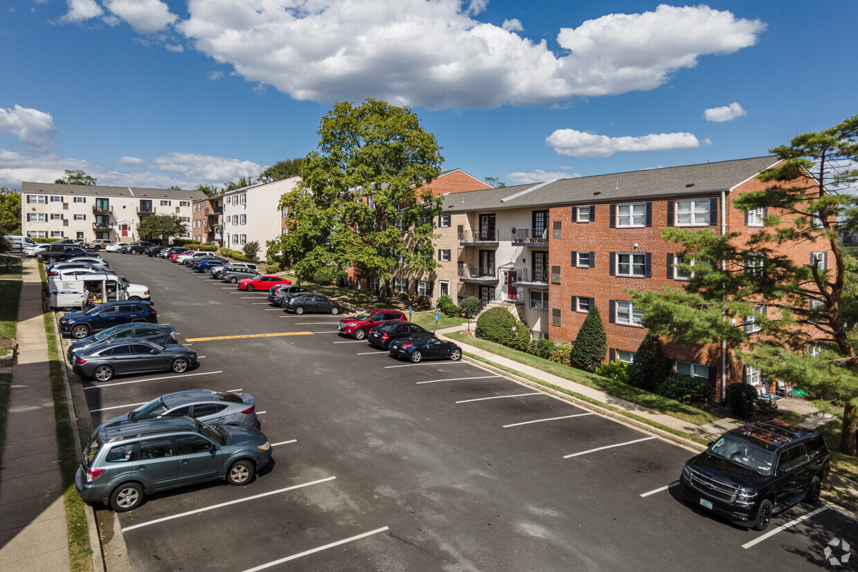 Foto del edificio - Mayflower Square