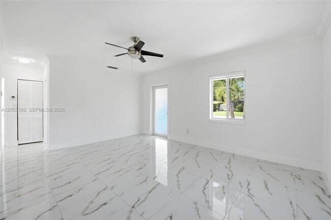 Building Photo - 6785 SW 17th St