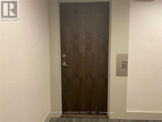 Building Photo - 10 Park Lawn Rd