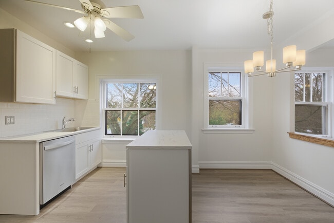 Foto del edificio - 1507 Dobson St