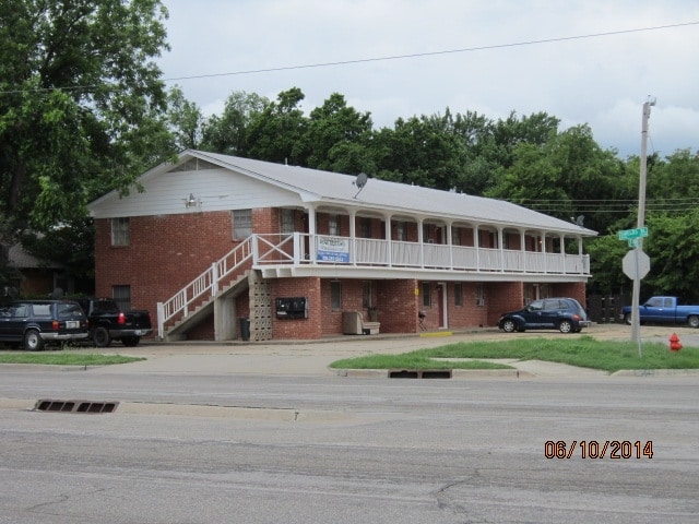 Building Photo - 505 SW 30th St
