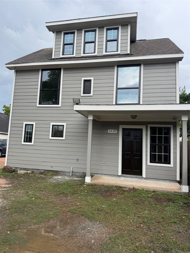 Building Photo - 5430 Lotus St