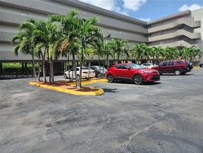 Building Photo - 802 NW 87th Ave