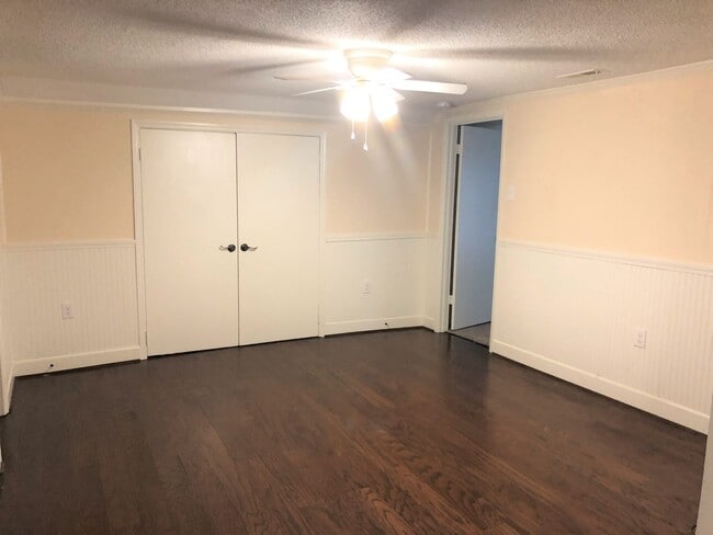 Building Photo - 1207 Maple St