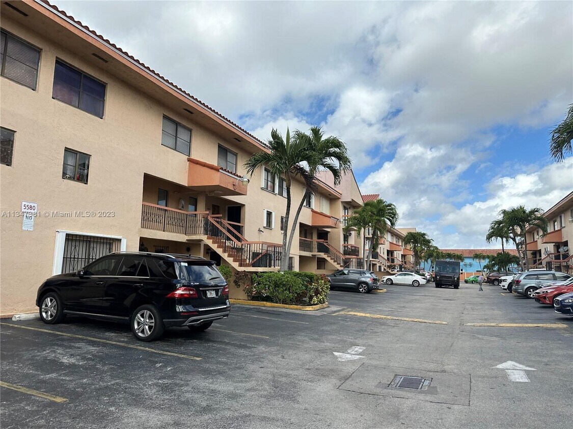 5625 W 26th Ct Unit 102, Hialeah, FL 33016 Condo for Rent in Hialeah