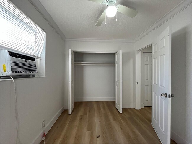 Foto del edificio - 6301 SW 20th St