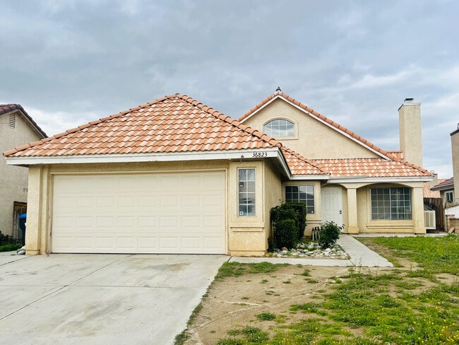 Building Photo - 36823 Hillcrest Dr