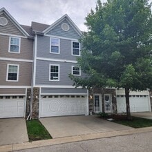 Building Photo - 305 NE Kingwood