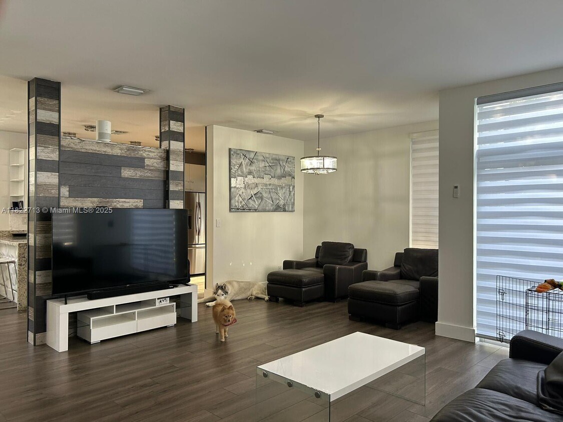 Foto principal - 3065 N 36th Ave