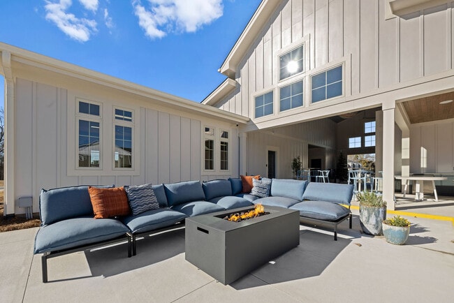 Building Photo - Oak Lake Townhomes