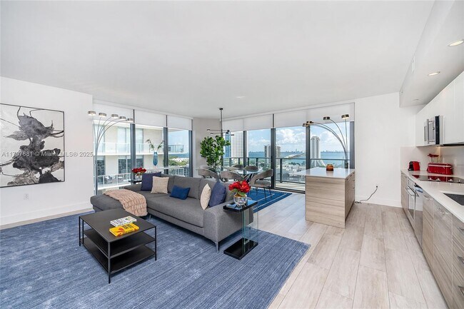 Foto del edificio - 121 NE 34th St