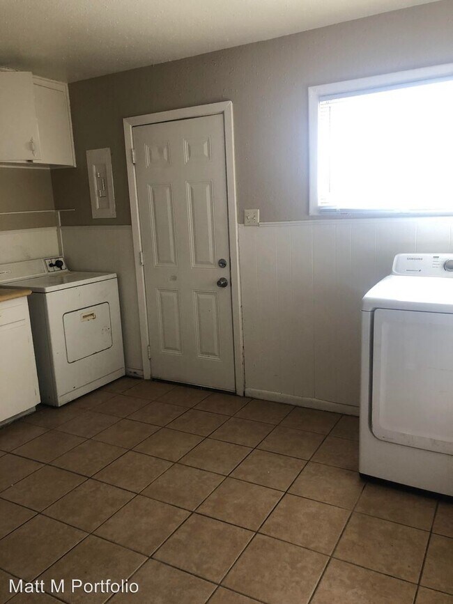 Foto del edificio - 2 br, 1 bath Apartment - 2115 35th St