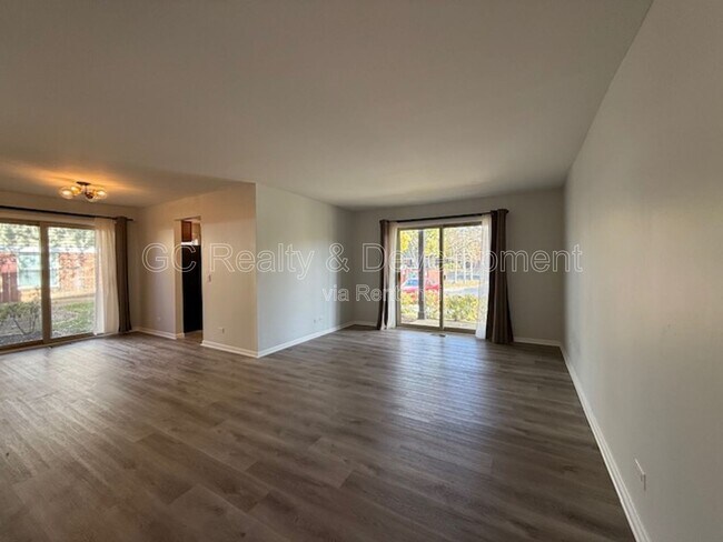 Foto del edificio - 1348 McDowell Rd