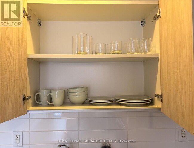 Photo du bâtiment - 335 College St