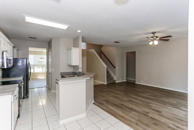 Building Photo - 3404 Roddy Dr