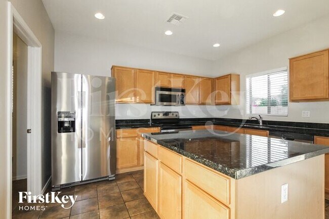 Foto del edificio - 15078 N 172nd Ln
