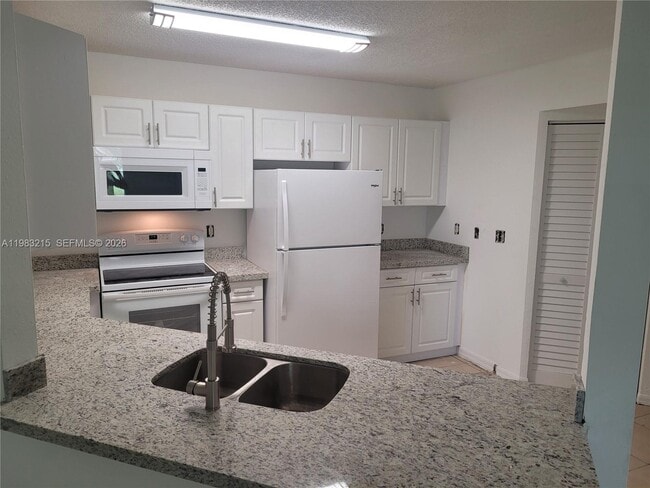 Foto del edificio - 4035 W McNab Rd