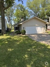 Building Photo - 23900 Hedgewood Ave