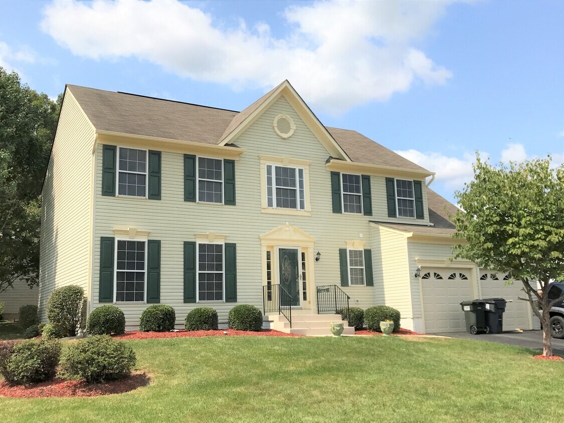 Primary Photo - STAFFORD - UPDATED COLONIAL - SPOTLESS