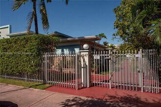 Building Photo - 1247 Marseille Dr