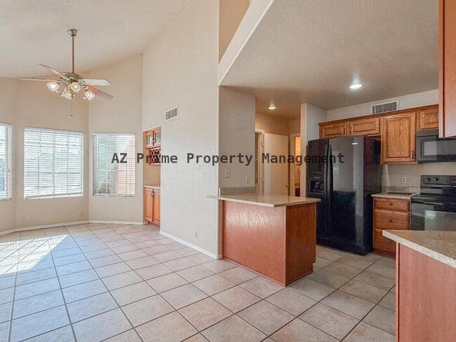 Foto del edificio - 2534 W Orchid Ln