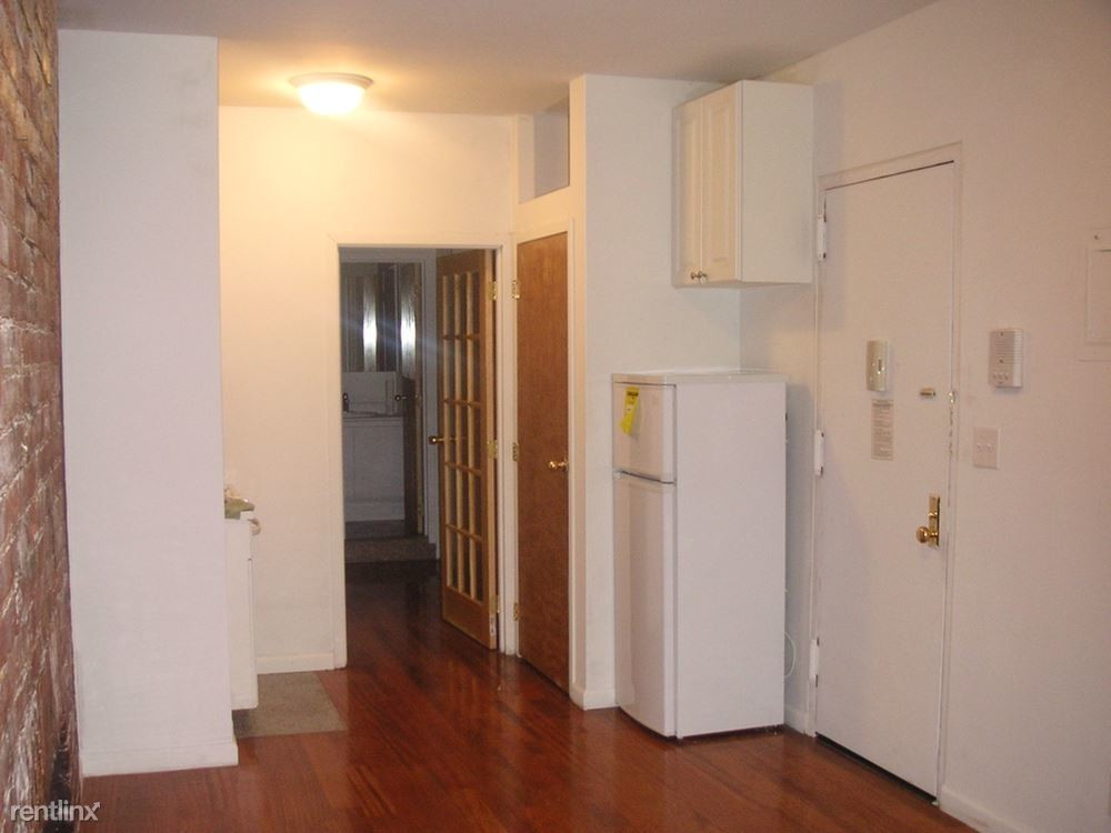 Primary Photo - 1 br, 1 bath Apartment - 245 E 10th St