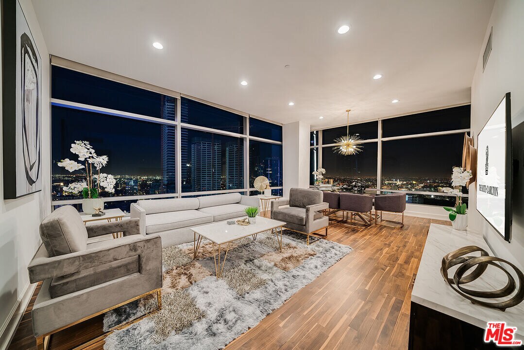 Foto principal - 900 W Olympic Blvd