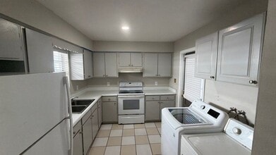 Building Photo - 625 Cadillac Blvd