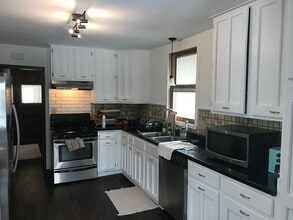 Building Photo - 1051 Wilson Ave