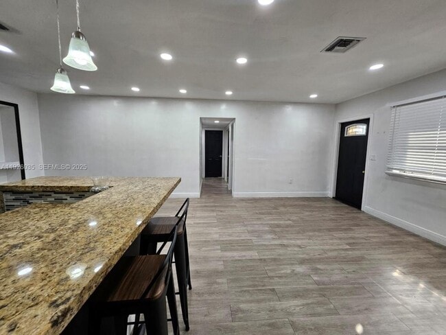 Photo - 19601 NE Miami Ct House