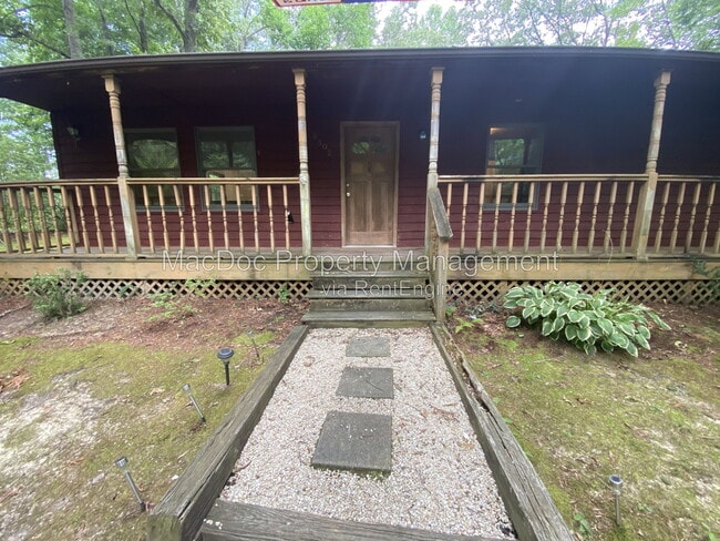 Building Photo - 8302 Delegate Dr