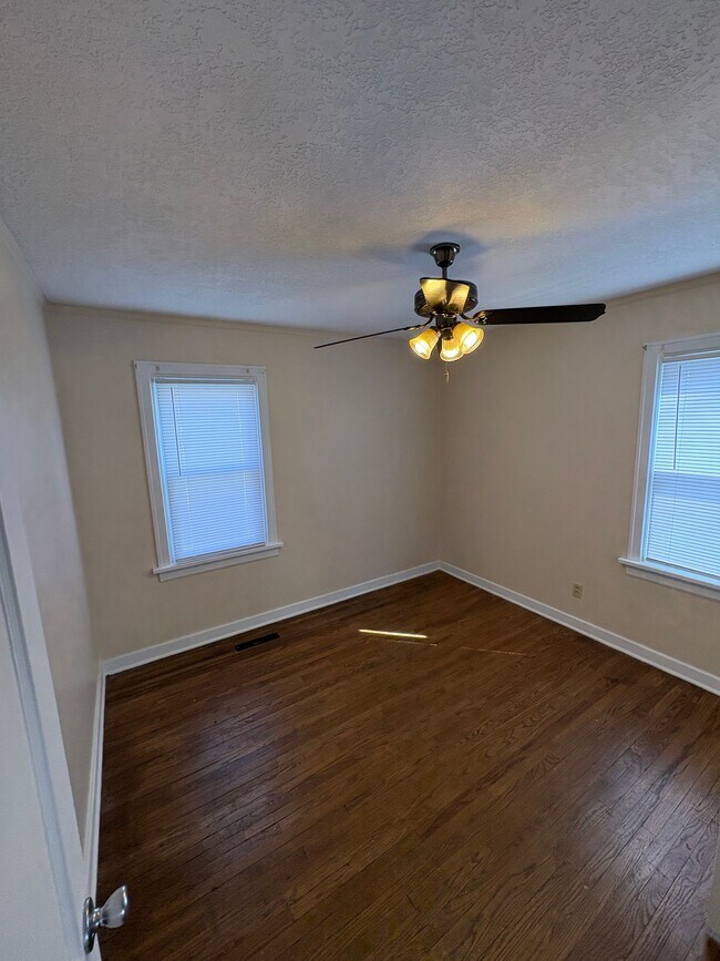 Foto del edificio - 1244 W Marietta St