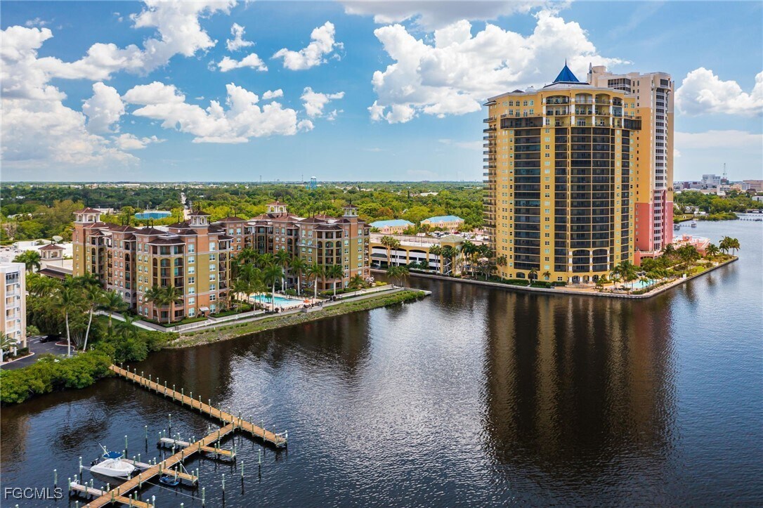 Foto del edificio - 2825 Palm Beach Blvd