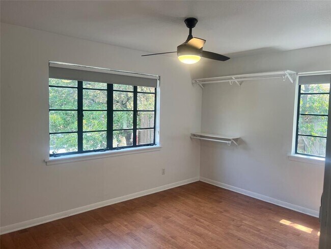Foto del edificio - 1002 Winsted Ln