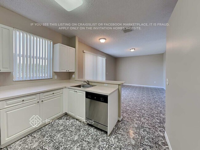 Foto del edificio - 15106 NW 6th Ct