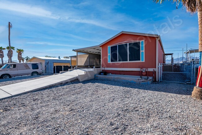 Building Photo - DESERT HILLS WITH ALL IT'S PERKS